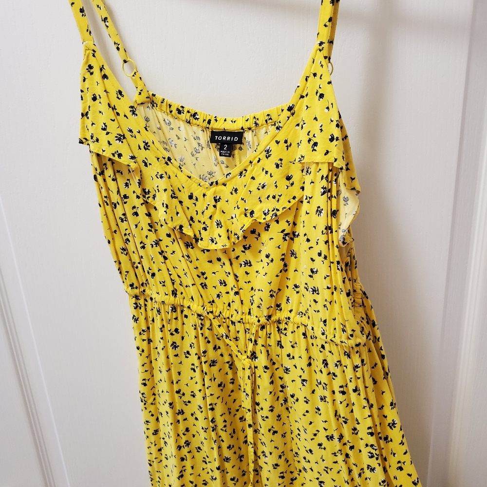 Torrid  size 2 floral yellow